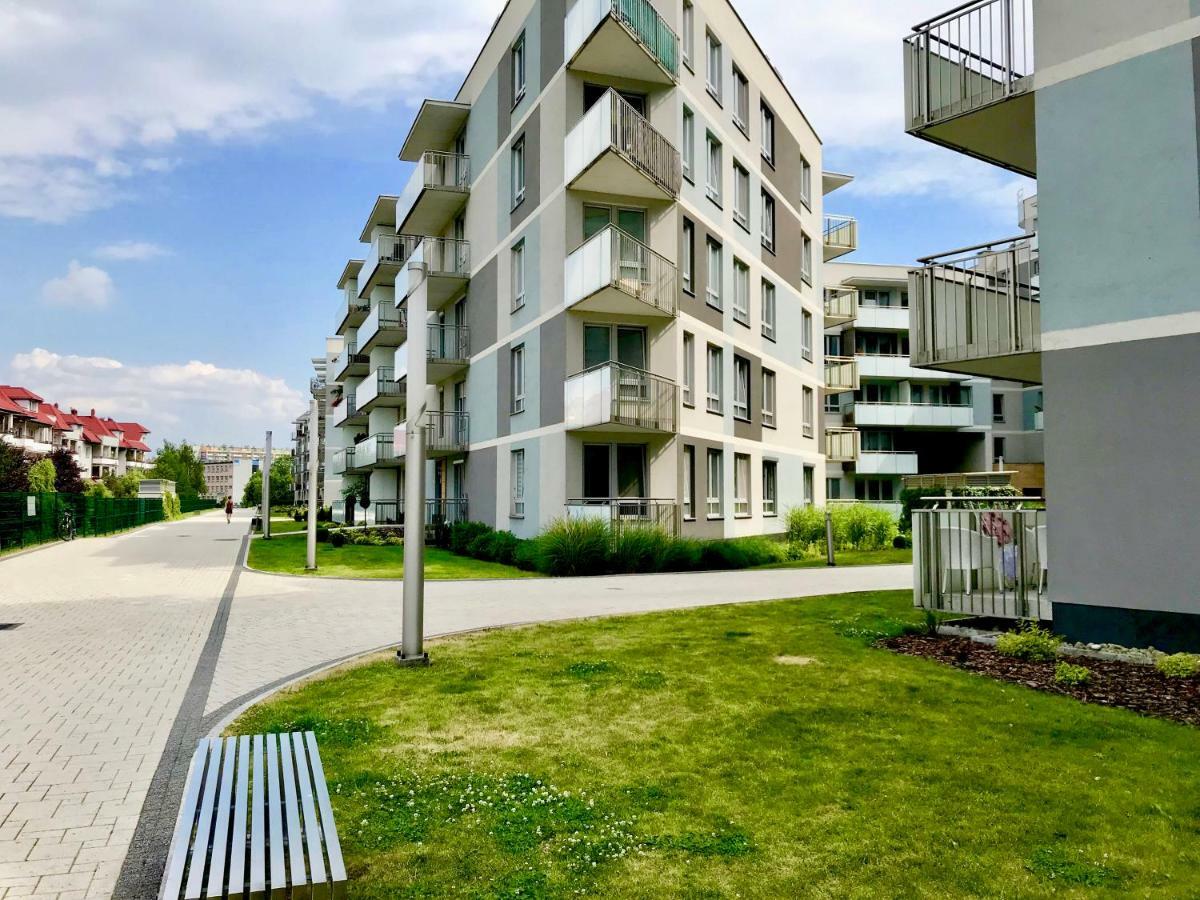 New Wave Apartment Tropical Rzeszów Buitenkant foto